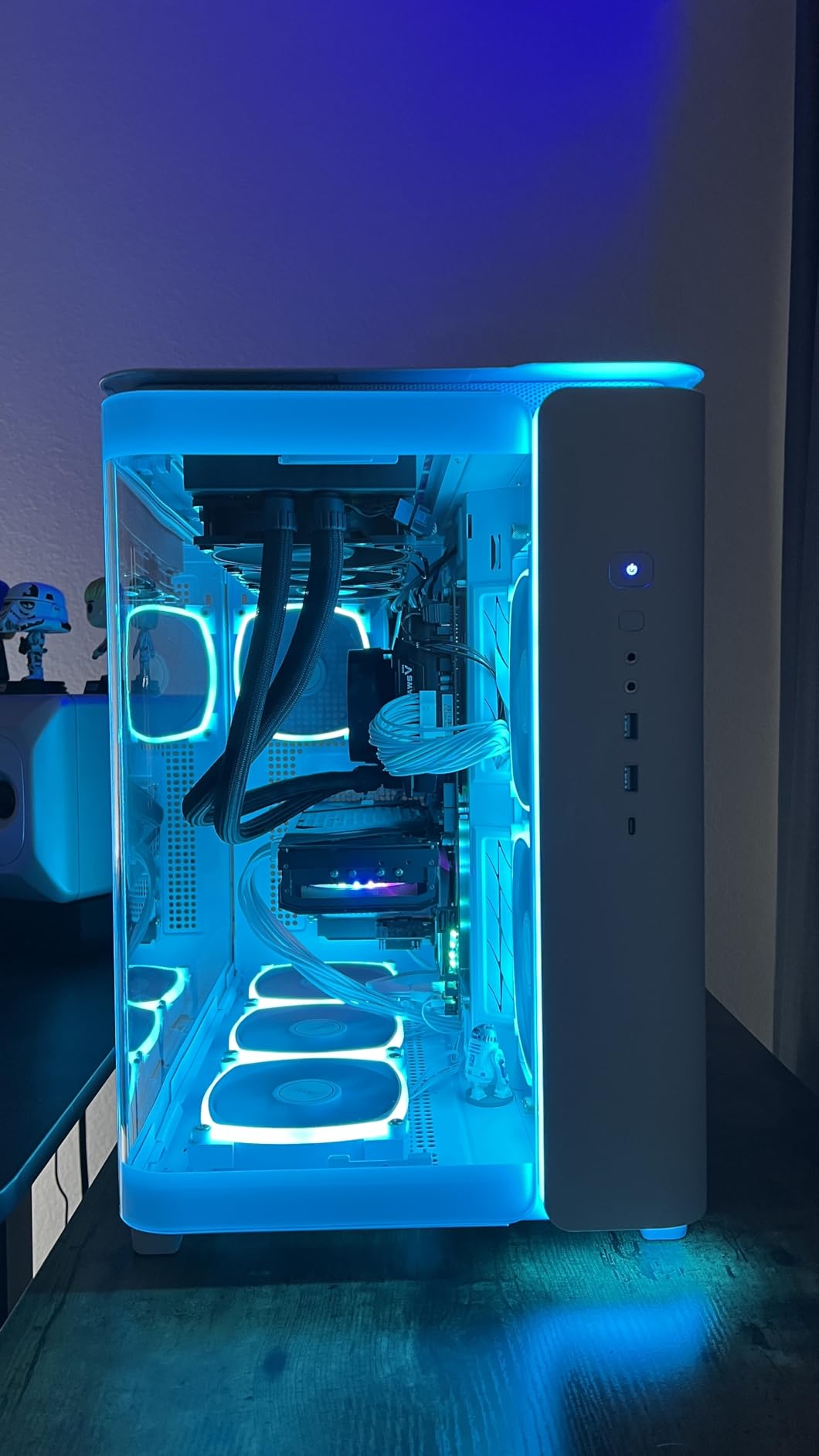 MONTECH King 95 PRO Curved Dual-Chamber ATX PC Case, 6 ARGB Fans, Black customer photo 1