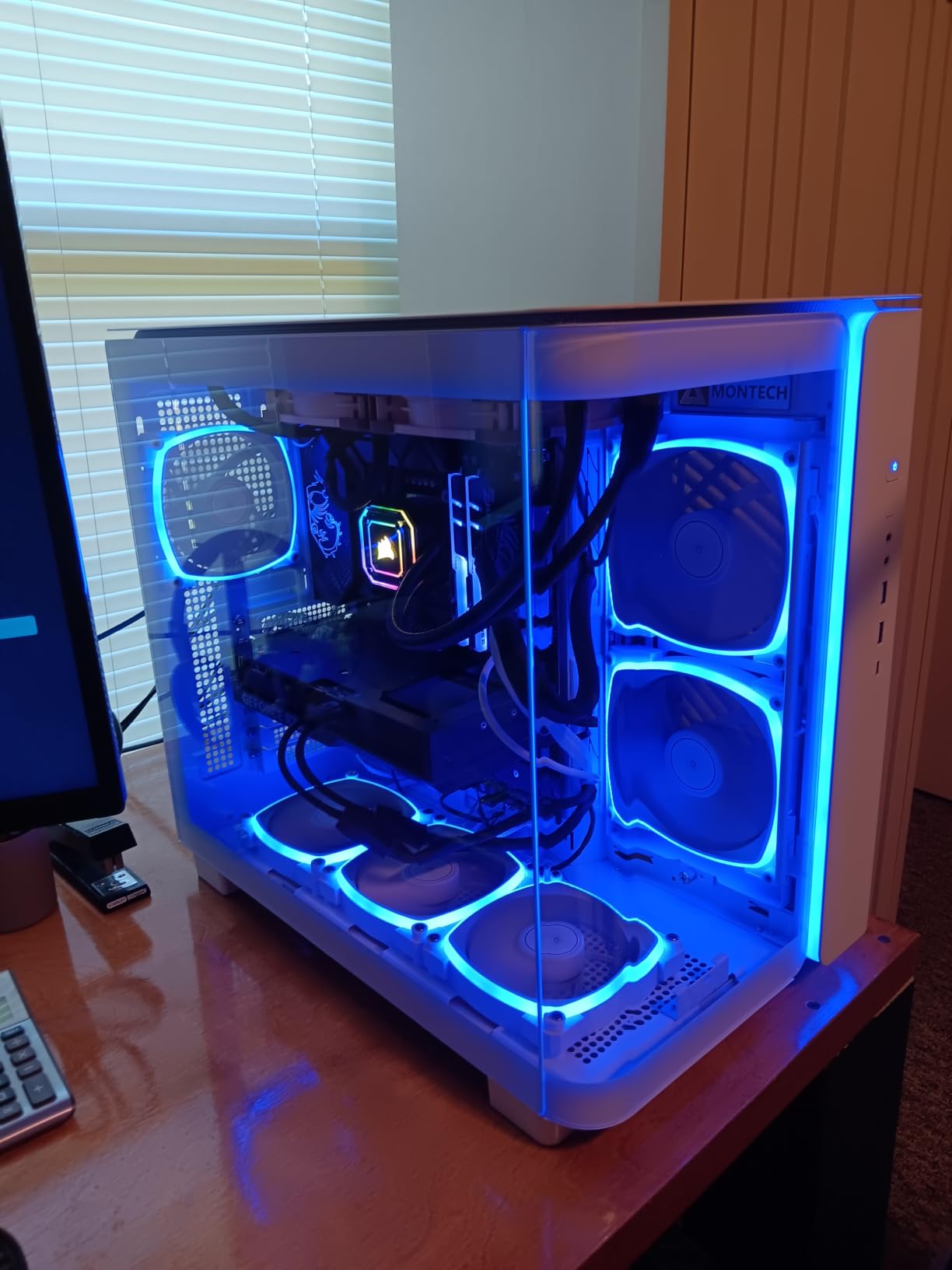 MONTECH King 95 PRO Curved Dual-Chamber ATX PC Case, 6 ARGB Fans, Black customer photo 2
