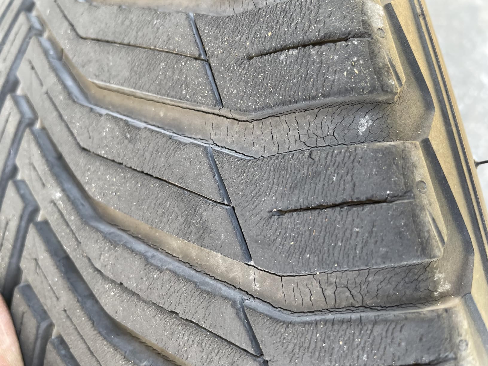 MICHELIN CROSSCLIMATE2 A/W CUV 225/60R18 104H XL (Set of 1 Tire Only) customer photo 1