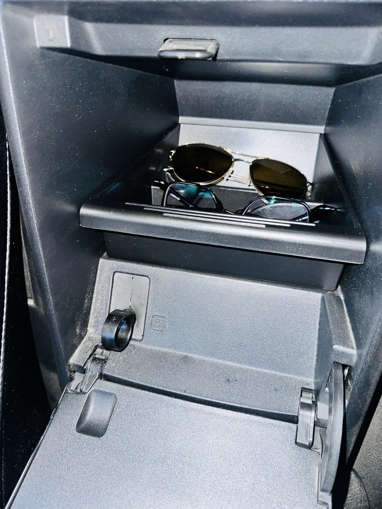 Shademax Dashboards Behind Screen Storage Box for Tesla Model Y Juniper 2025-2026 / Model 3 Highland 2023-2026 Accessories Center Console Hidden Organizer Tray Non-Slip Sunglasses Holder customer photo 2