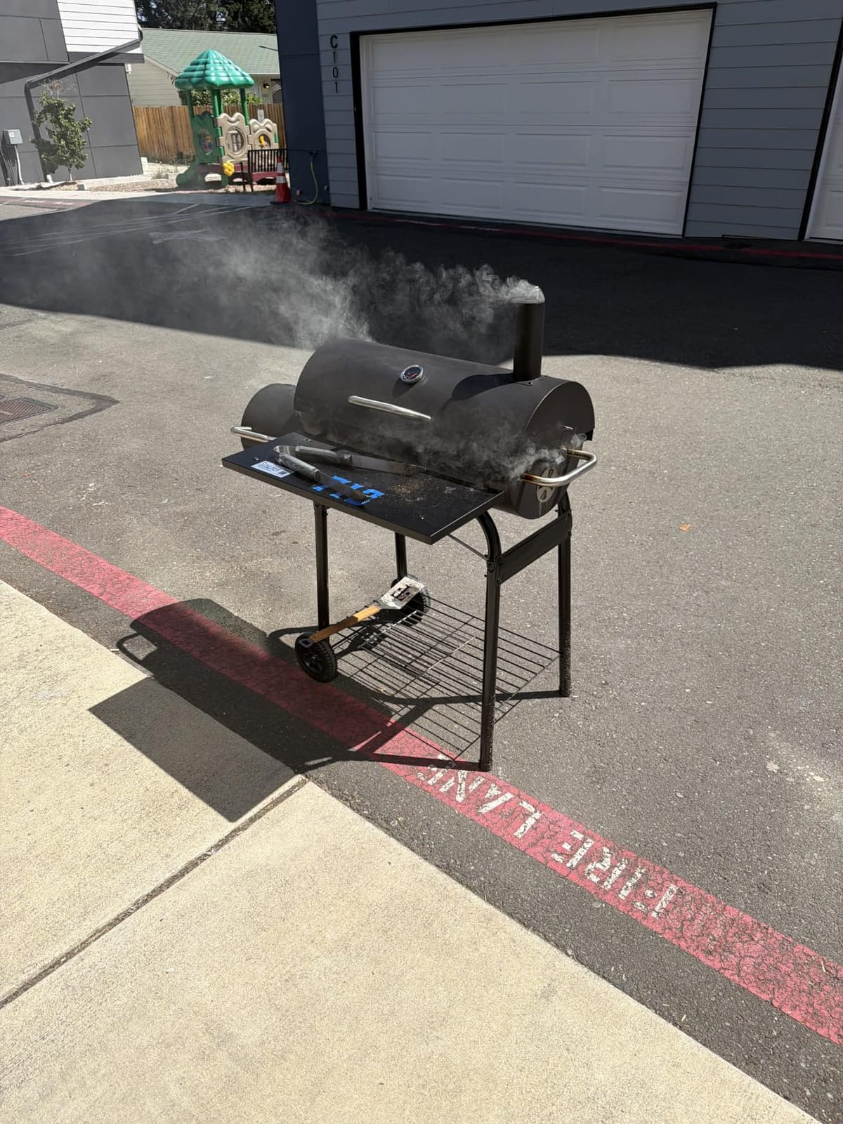 Charcoal Grill Offset Smoker: Charcoal Barbecue Grills customer photo 2