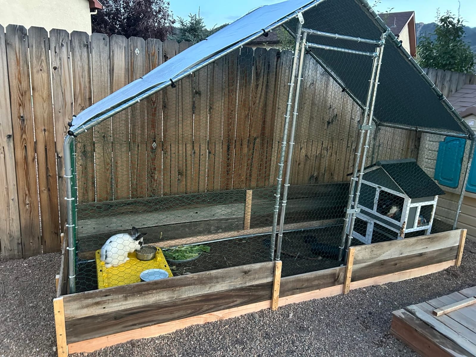 VEVOR Large Metal Chicken Coop, 19.7x9.8x6.5ft Walk-in Chicken Runs for Yard with Cover, Spire Roof Hen House with Security Lock for Outdoor and Backyard, Farm, Duck Rabbit Cage Poultry Pen customer photo 2