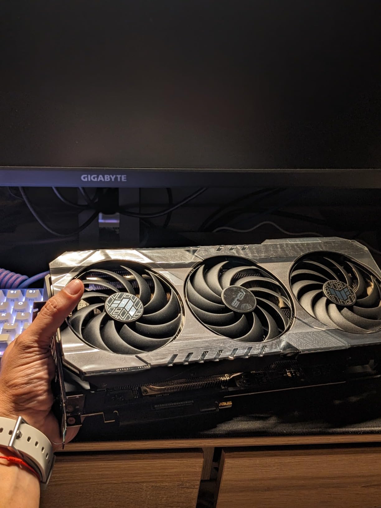 ASUS TUF Gaming GeForce RTX 4070 Ti Super OG OC Edition Gaming Graphics Card (PCIe 4.0, 16GB GDDR6X, DLSS 3, HDMI 2.1a, DisplayPort 1.4a), 3 Year Warranty customer photo 2