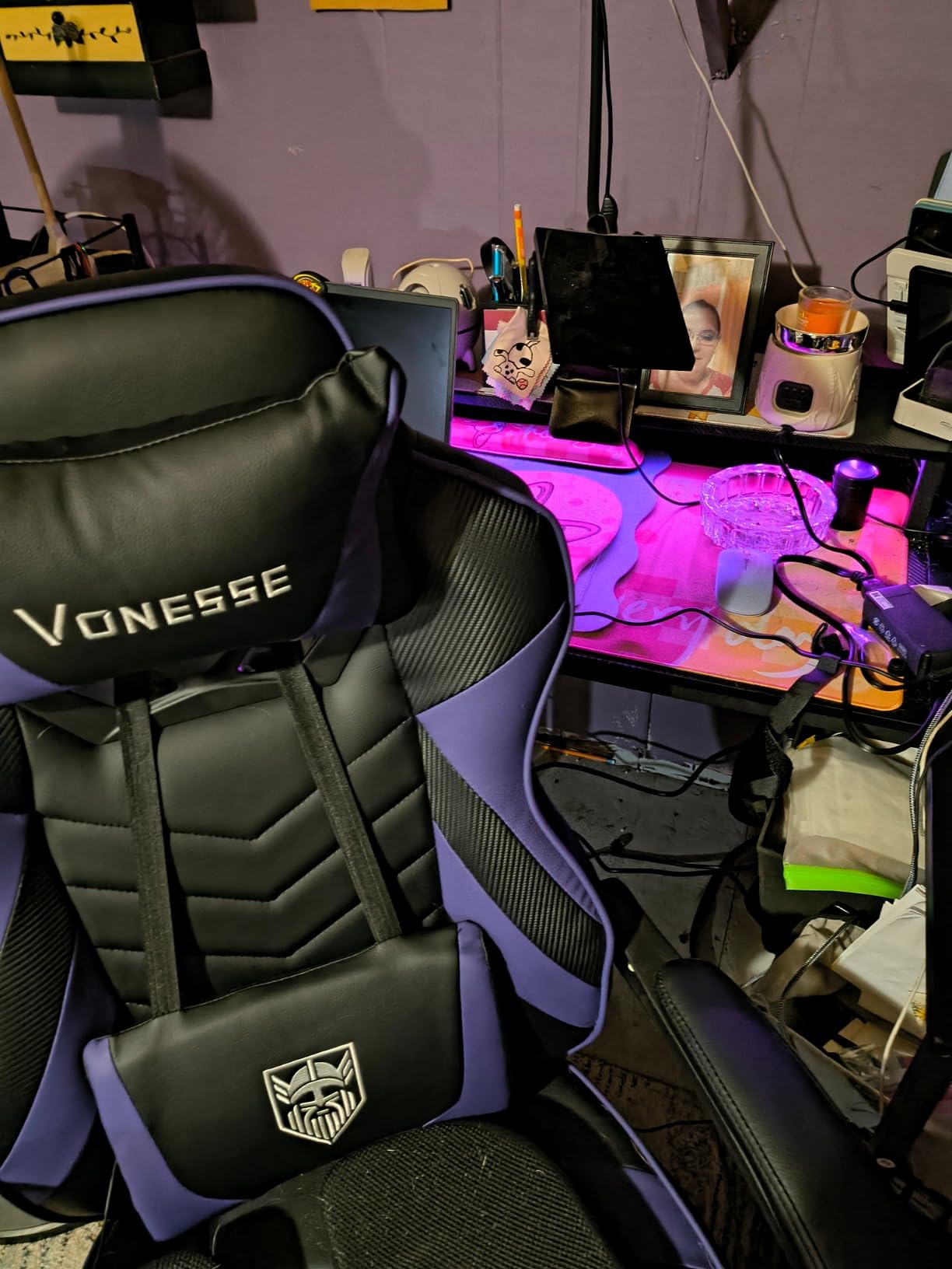 Vonesse Pink Gaming Chair, Big and Tall Gaming Chair with Footrest and Massage, Gaming Chairs for Adults with Lumbar Support, Ergonomic High Back Computer Chair with Pocket Spring Cushion (White/Pink) customer photo 1