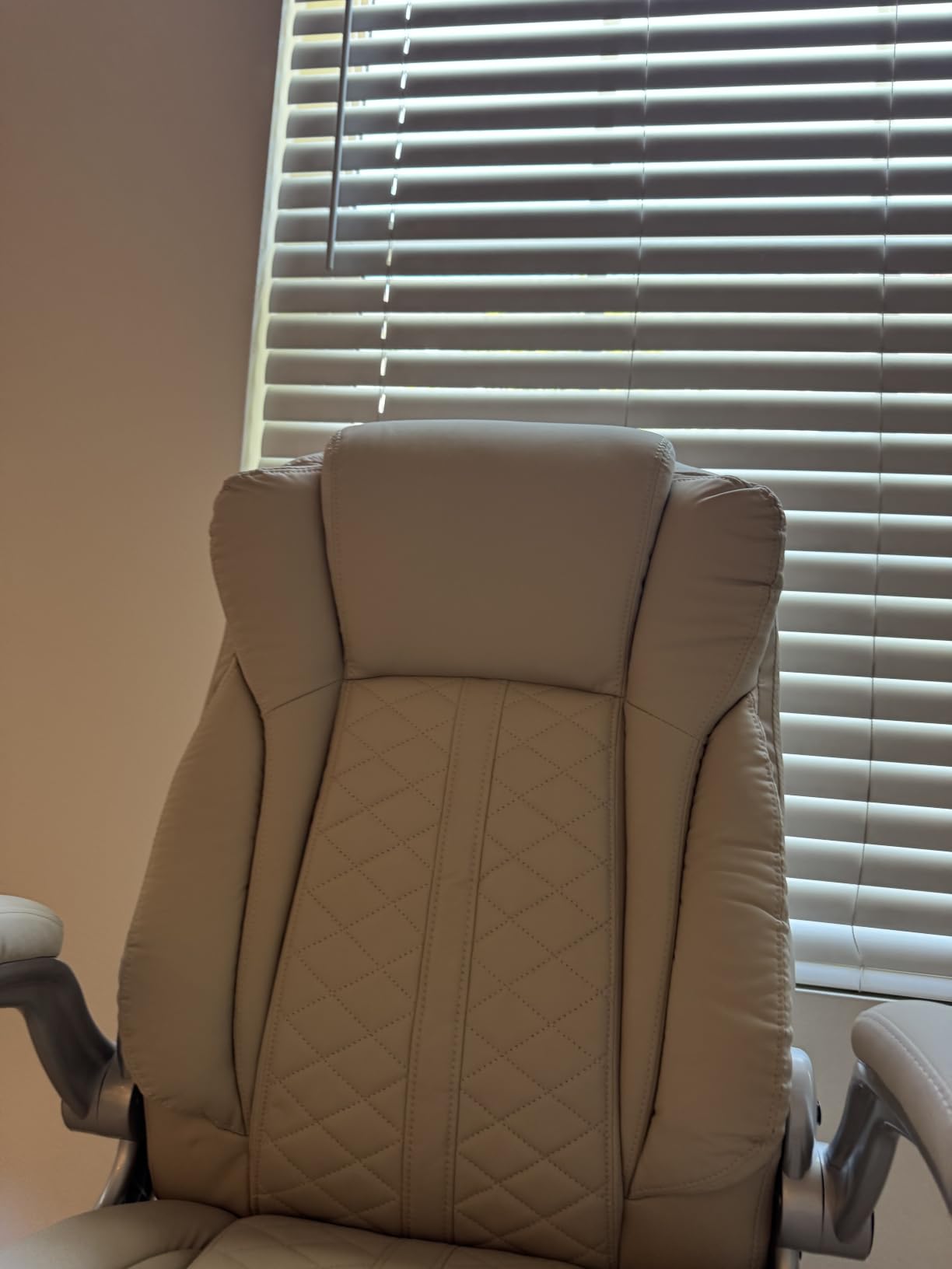 400lbs Executive Office Chair with Flip-Up Armrests, Big and Tall Computer Chair for Heavy People, Heavy Duty Ergonomic Comfy Chair, Breathable PU Leather (Black) customer photo 2