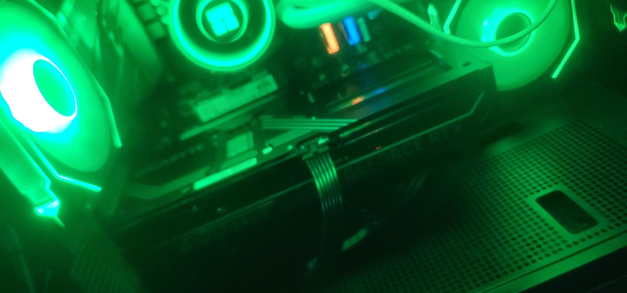 Gigabyte GeForce RTX 5070 WINDFORCE OC SFF 12G Graphics Card - 12GB GDDR7, 192 Bit, PCI-E 5.0, 2542 MHz Core Clock, 3 x DP 2.1a, 1 x HDMI 2.1b, NVIDIA DLSS 4, GV-N5070WF3OC-12GD customer photo 1
