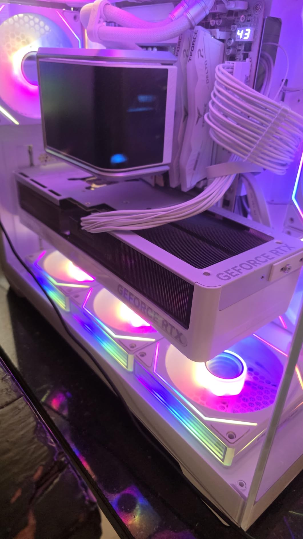 GIGABYTE GeForce RTX 5070 Ti AERO OC 16G Graphics Card, 16GB 256-bit GDDR7, PCIe 5.0, WINDFORCE Cooling System customer photo 2