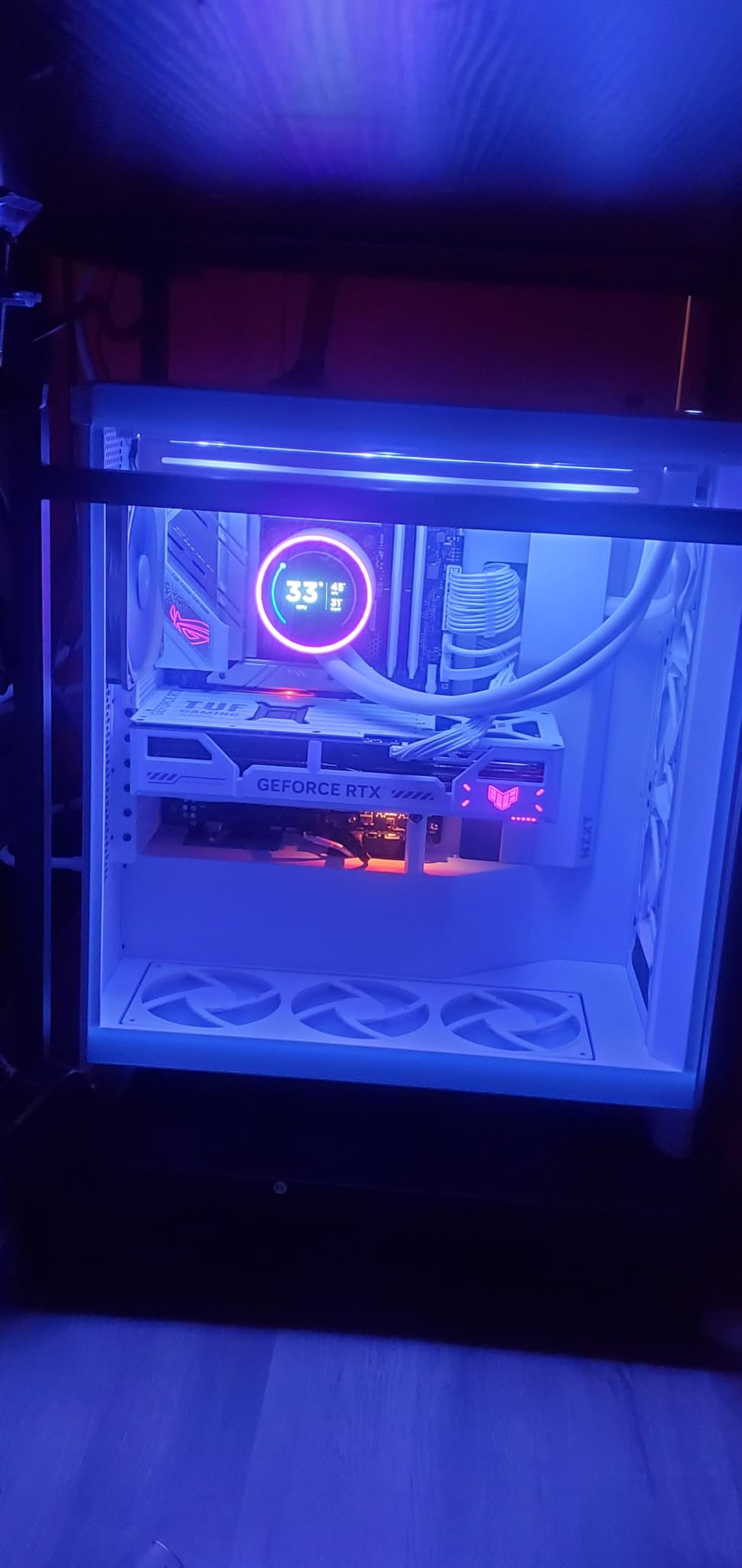 ASUS TUF Gaming GeForce RTX 5070 Ti 16GB GDDR7 White OC Edition Gaming Graphics Card, PCIe 5.0, HDMI/DP 2.1, 3.125 Slot customer photo 1