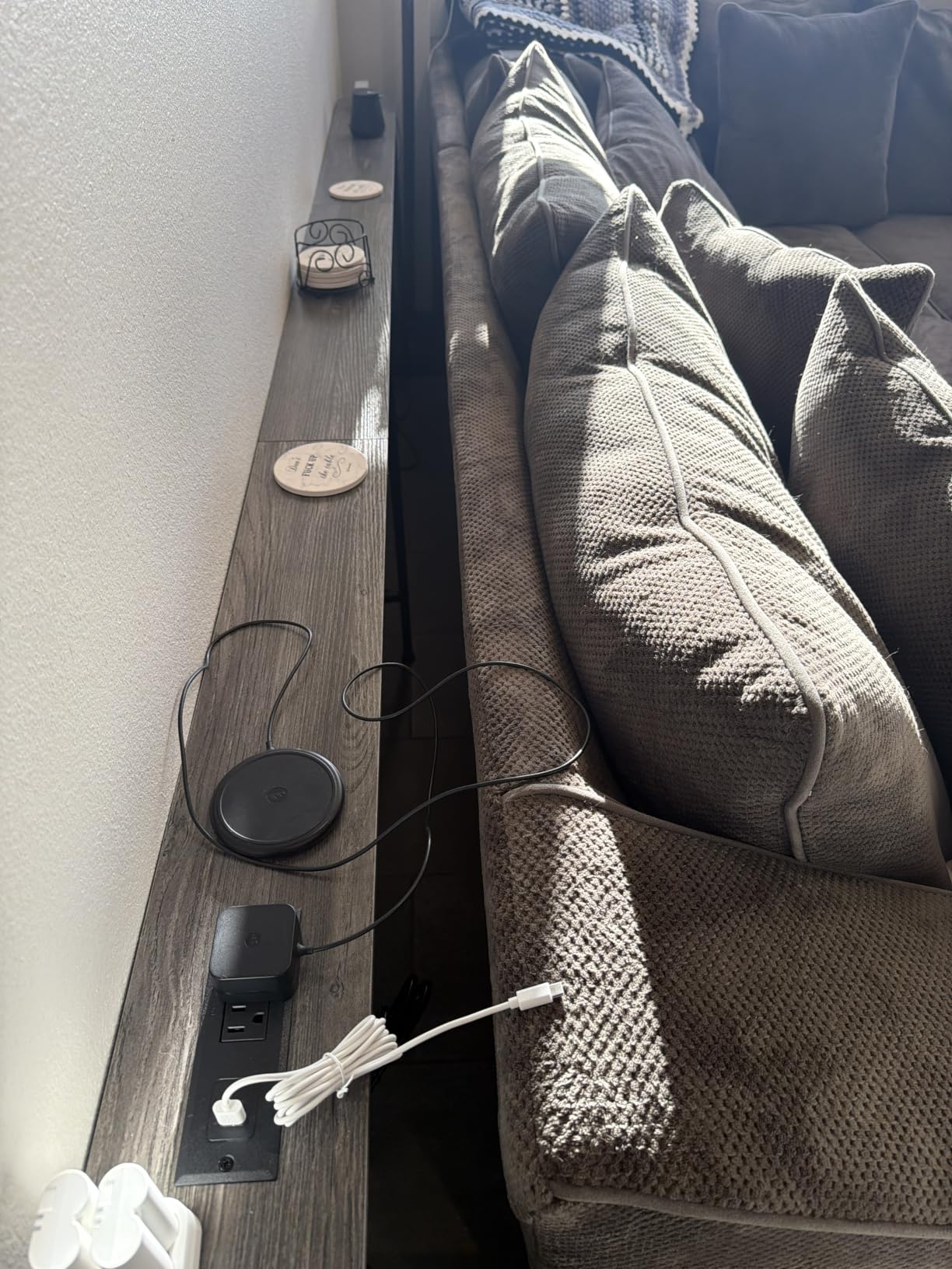 SUPERJARE 102 Inch Sofa Table with 2 Power Outlets and USB-C Ports customer photo 2