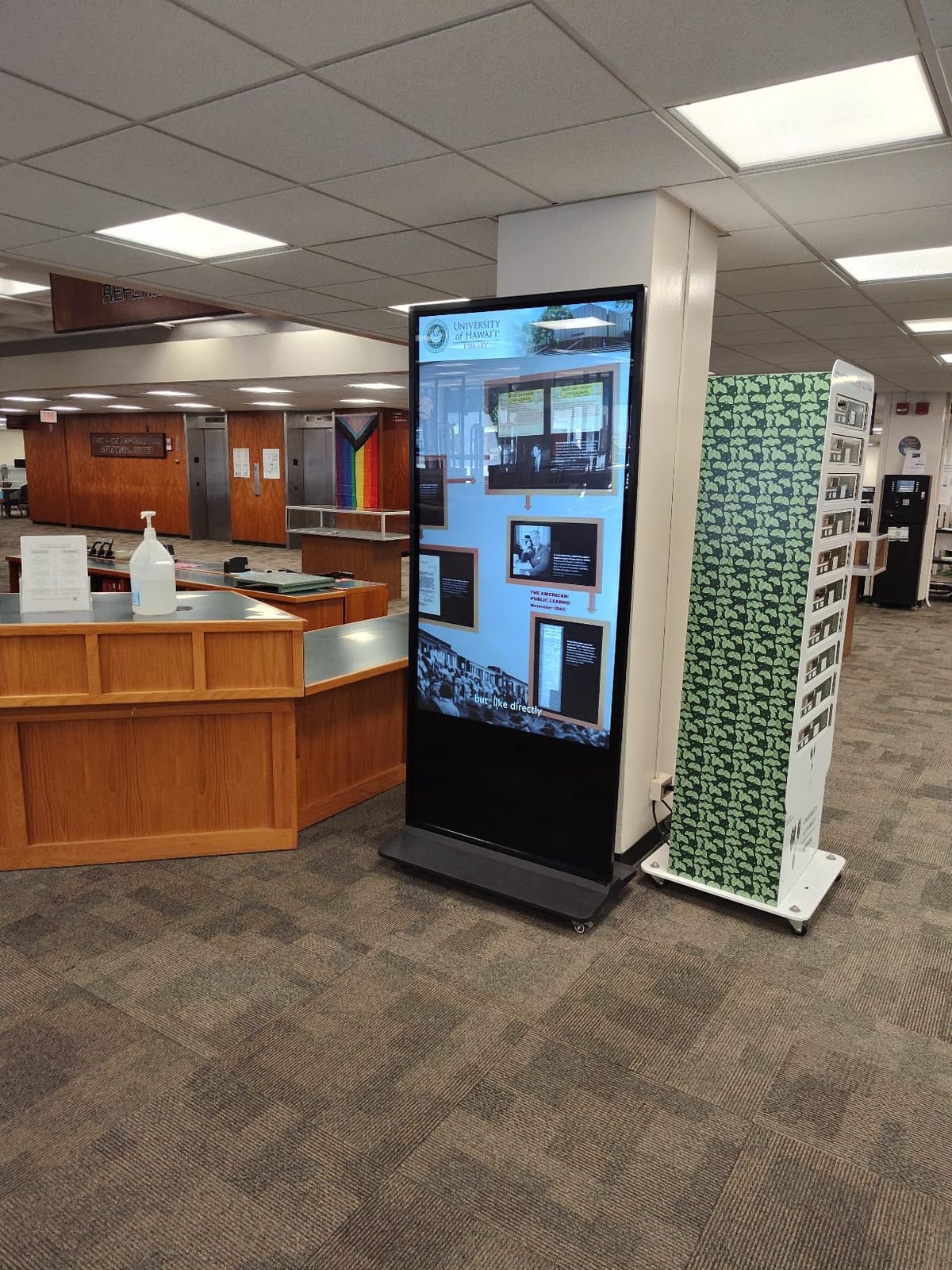43 inch Indoor Digital Signage 4K Touchscreen IPS Floor Standing Digital Kiosks Interactive Displays with WiFi HDMI/USB Input Auto AD Player, Android OS Black customer photo 1