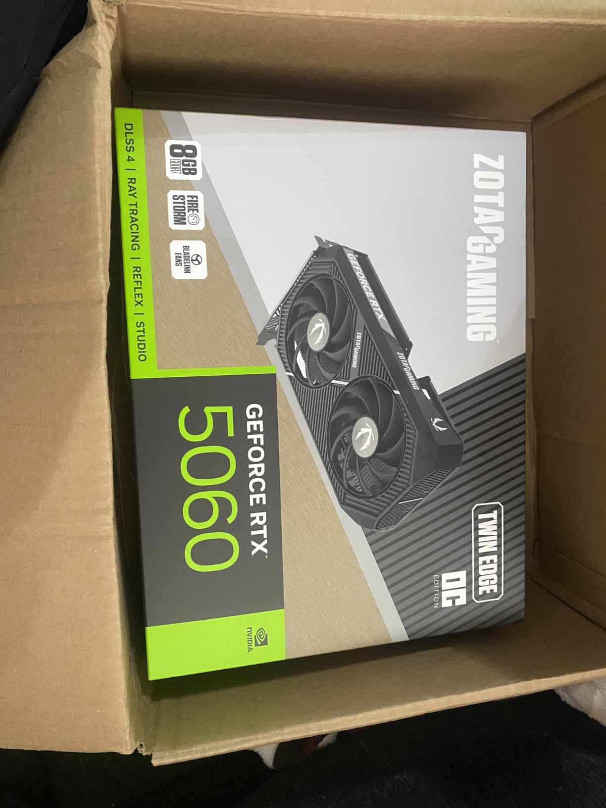 ZOTAC Gaming GeForce RTX 5060 Twin Edge OC DLSS 4 8GB GDDR7 128-bit 28 Gbps PCIE 5.0 Gaming Graphics Card, SFF-Ready Compact Card, ZT-B50600H-10M customer photo 1