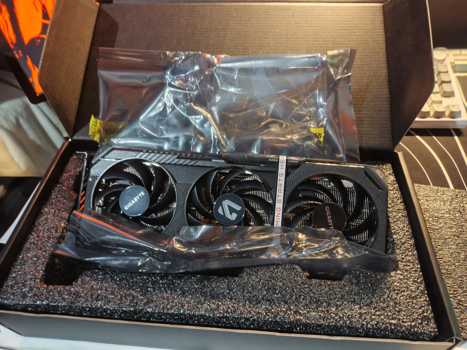 GIGABYTE Radeon RX 9060 XT Gaming OC 8G Graphics Card, PCIe 5.0, 8GB GDDR6, GV-R9060XTGAMING OC-8GD Video Card customer photo 1