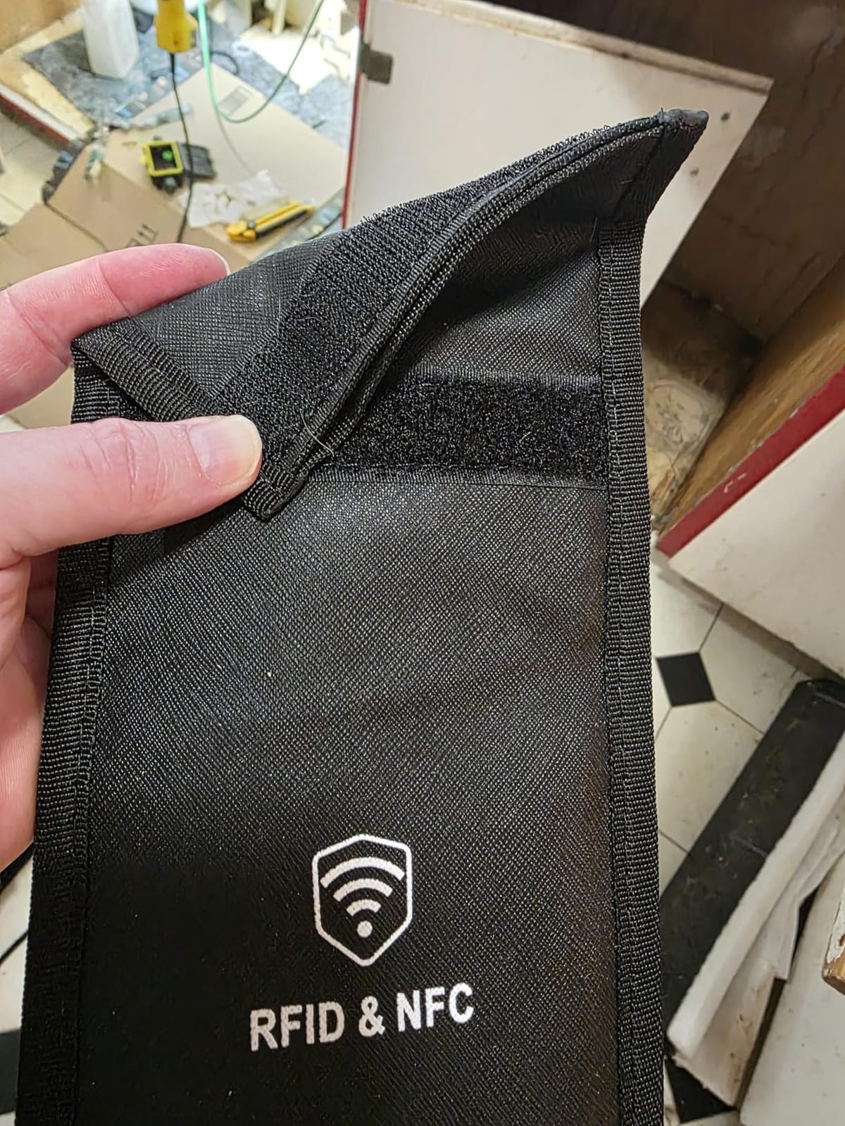 Faraday Bags for Phones [5G/Bluetooth/WiFi/GPS] Signal Blocker, Fireproof Waterproof Anti-Scratch | Detachable Wrist Strap, RFID Blocking Anti-Tracking Pouch customer photo 2