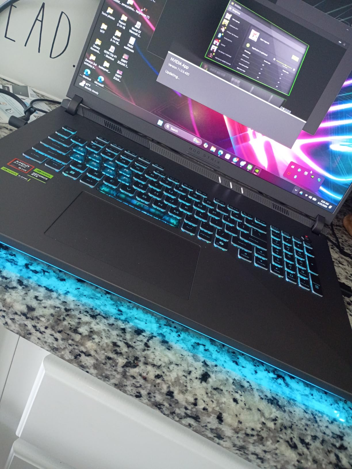 ASUS ROG Strix G18 (2025) Gaming Laptop, 18” ROG FHD+ 16:10 144Hz, NVIDIA® GeForce RTX™ 5050, AMD Ryzen™ 9 8940HX Mobile Processor, 16GB DDR5-5200Mhz, 1TB SSD, Wi-Fi 6E, Wind 11 Home customer photo 2