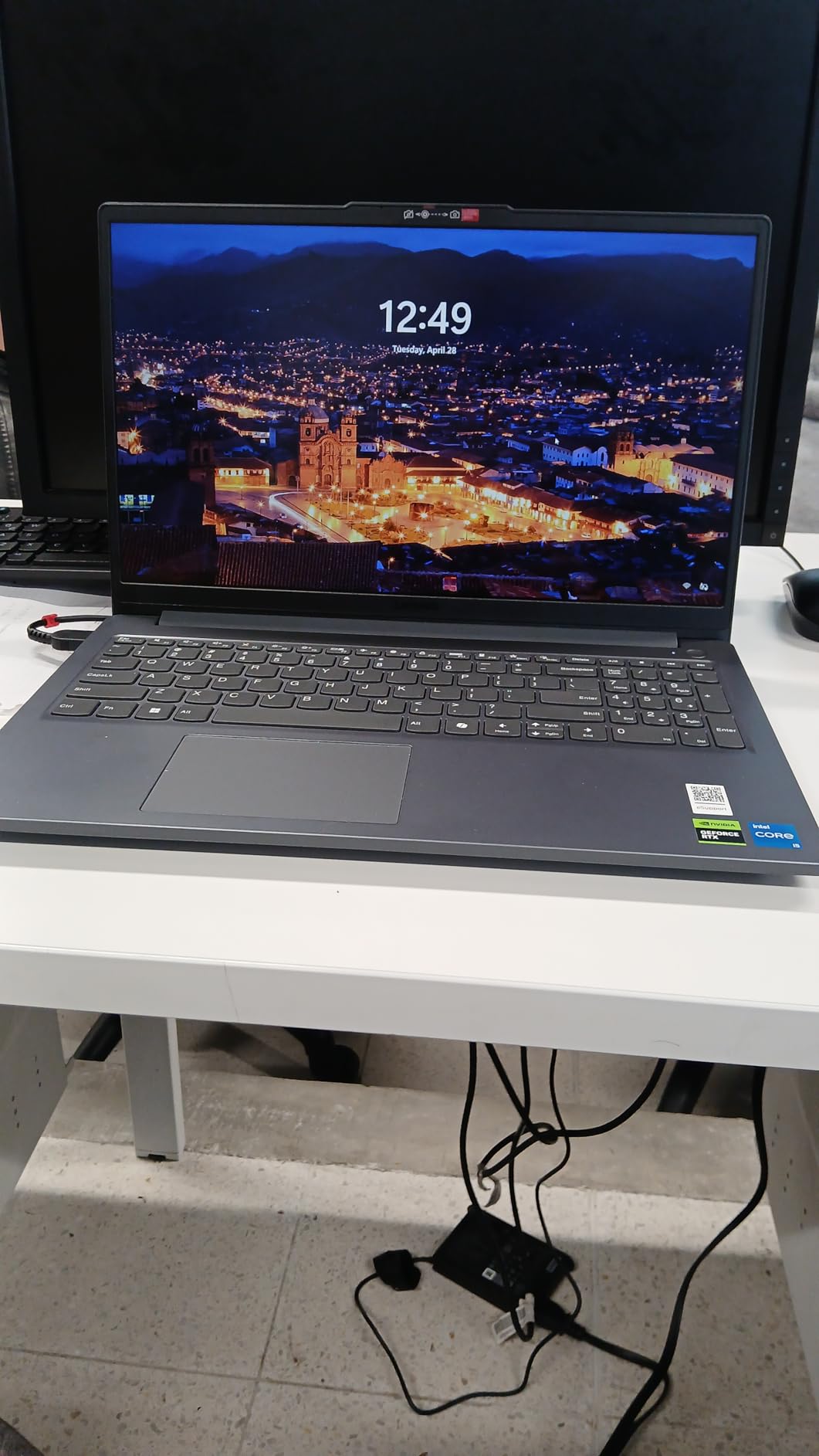 Lenovo LOQ Essential – AI-Powered Student Gaming Laptop - Intel® Core™i5-12450HX - 15.6