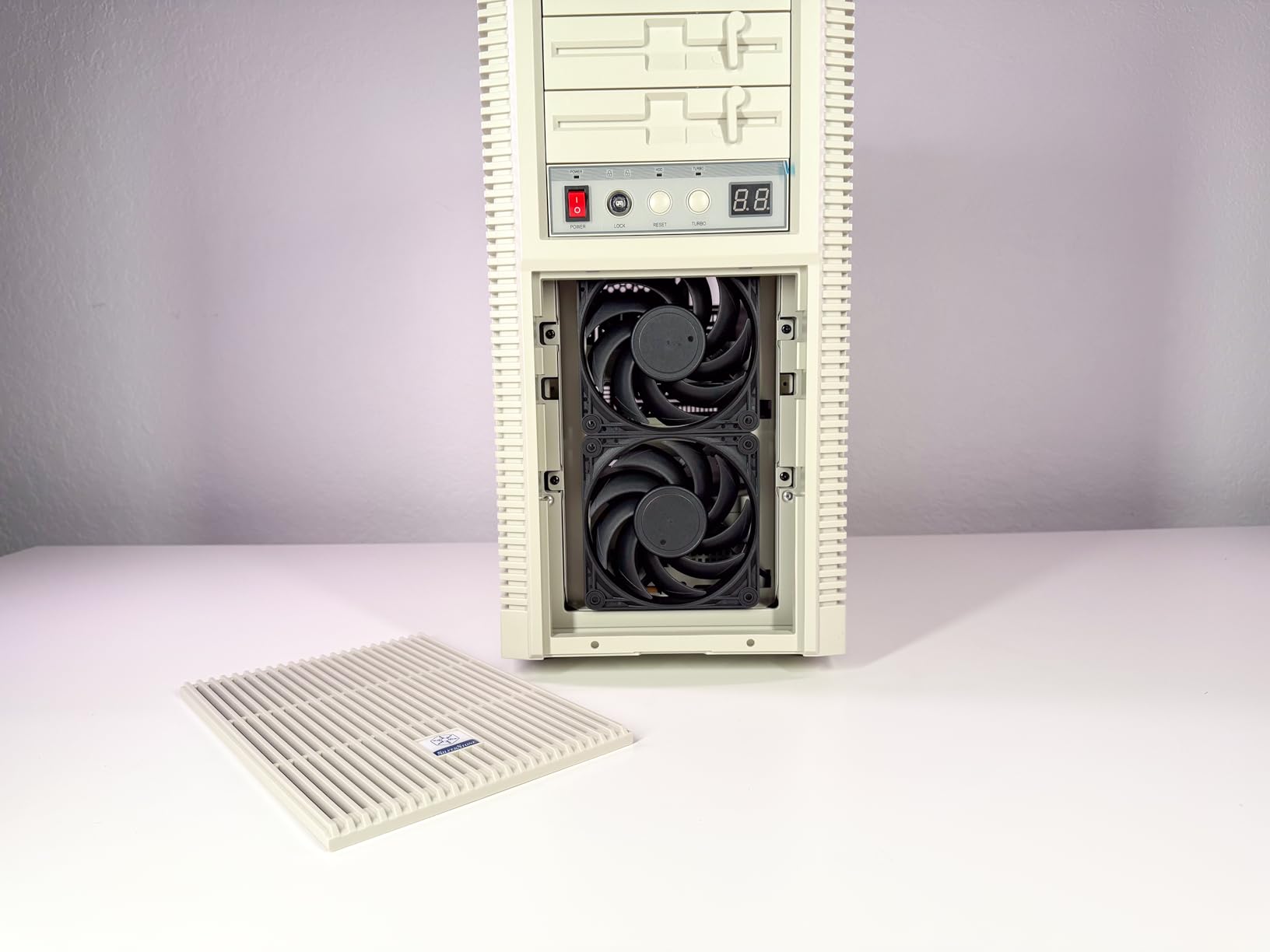 Silverstone Technology FLP01 Retro-Inspired HTPC Chassis, SST-FLP01W customer photo 2