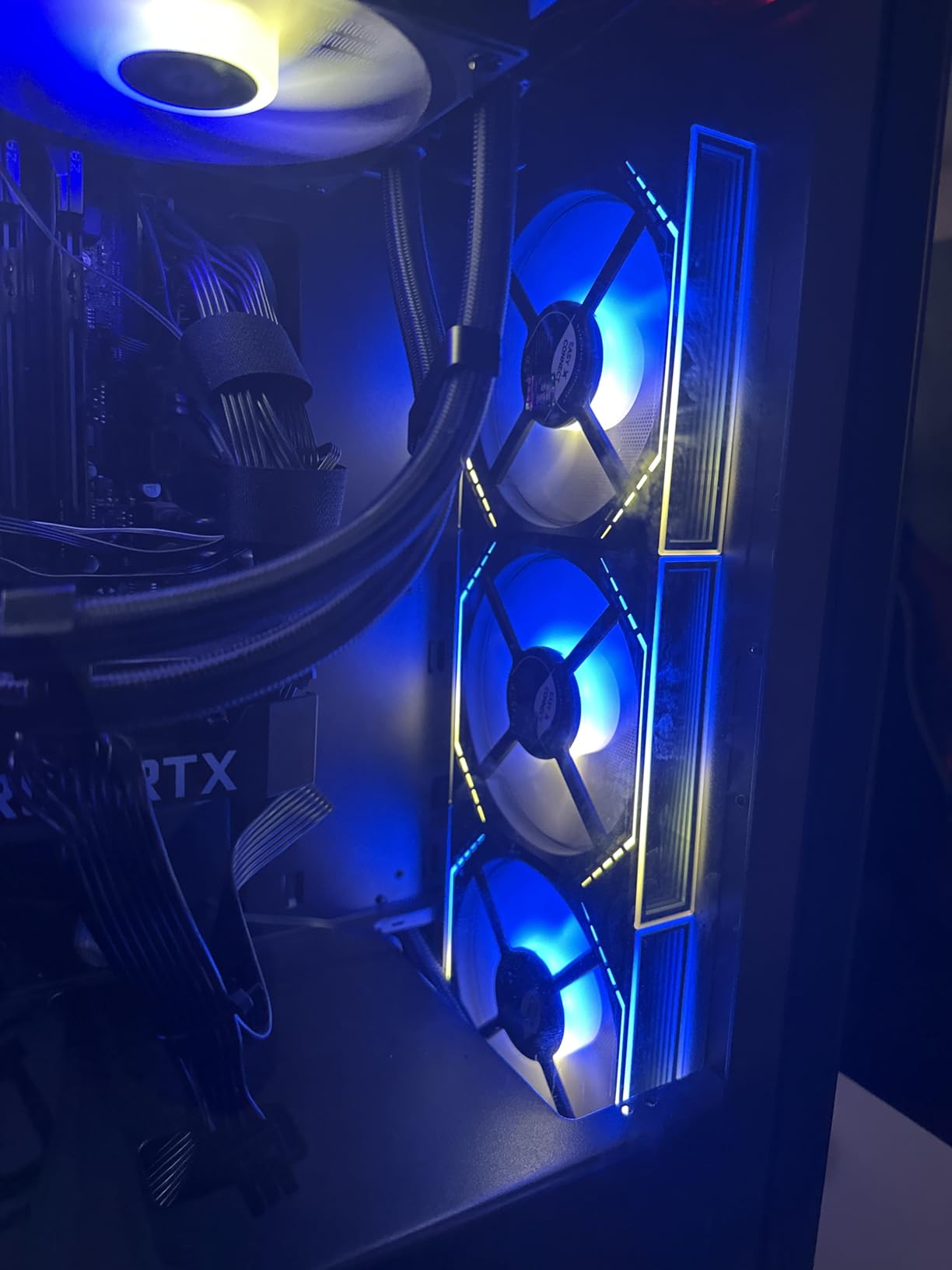 Thermalright TL-M12Q-S X3 120mm ARGB Case Fans, 2000RPM, 68.9CFM, 3-Pack customer photo 2