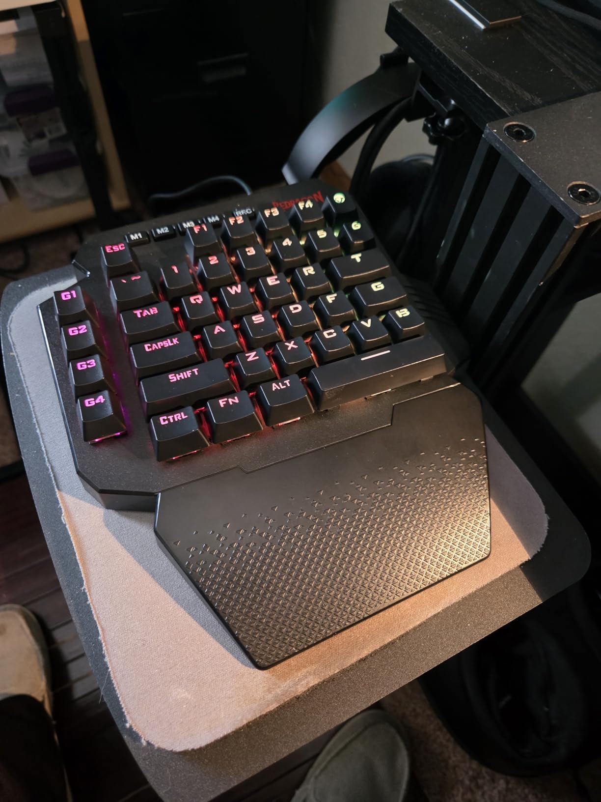Redragon K758 Wired One-Handed RGB Mechanical Gaming Keyboard, 39 Keys Type-C Professional Gaming Keypad w/Upgraded Hot-Swappable Socket, 4 Onboard Macro Keys & Dedicated Wrist Rest customer photo 1