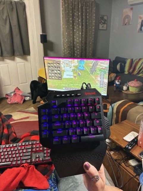 Redragon K758 Wired One-Handed RGB Mechanical Gaming Keyboard, 39 Keys Type-C Professional Gaming Keypad w/Upgraded Hot-Swappable Socket, 4 Onboard Macro Keys & Dedicated Wrist Rest customer photo 2