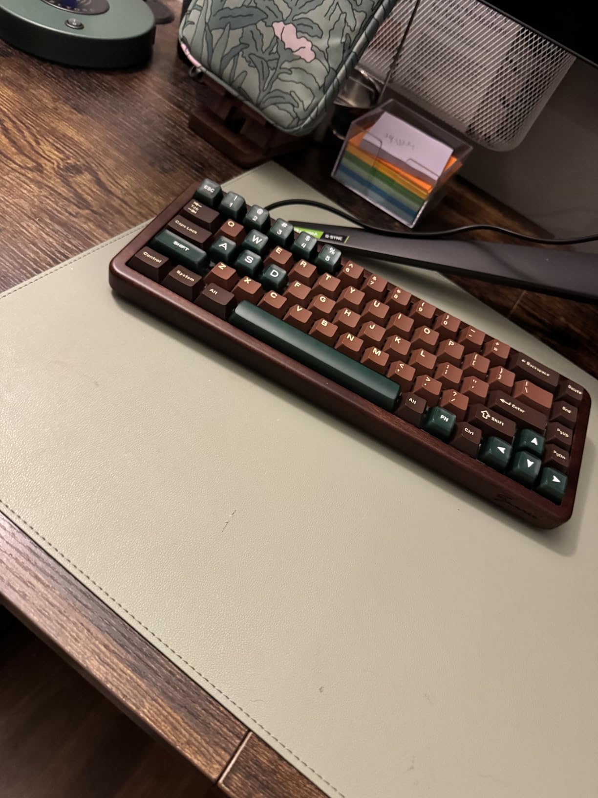 YUNZII WOOD68 65% Wireless Hot Swap RGB Mechanical Keyboard (Wood, Candy) customer photo 1