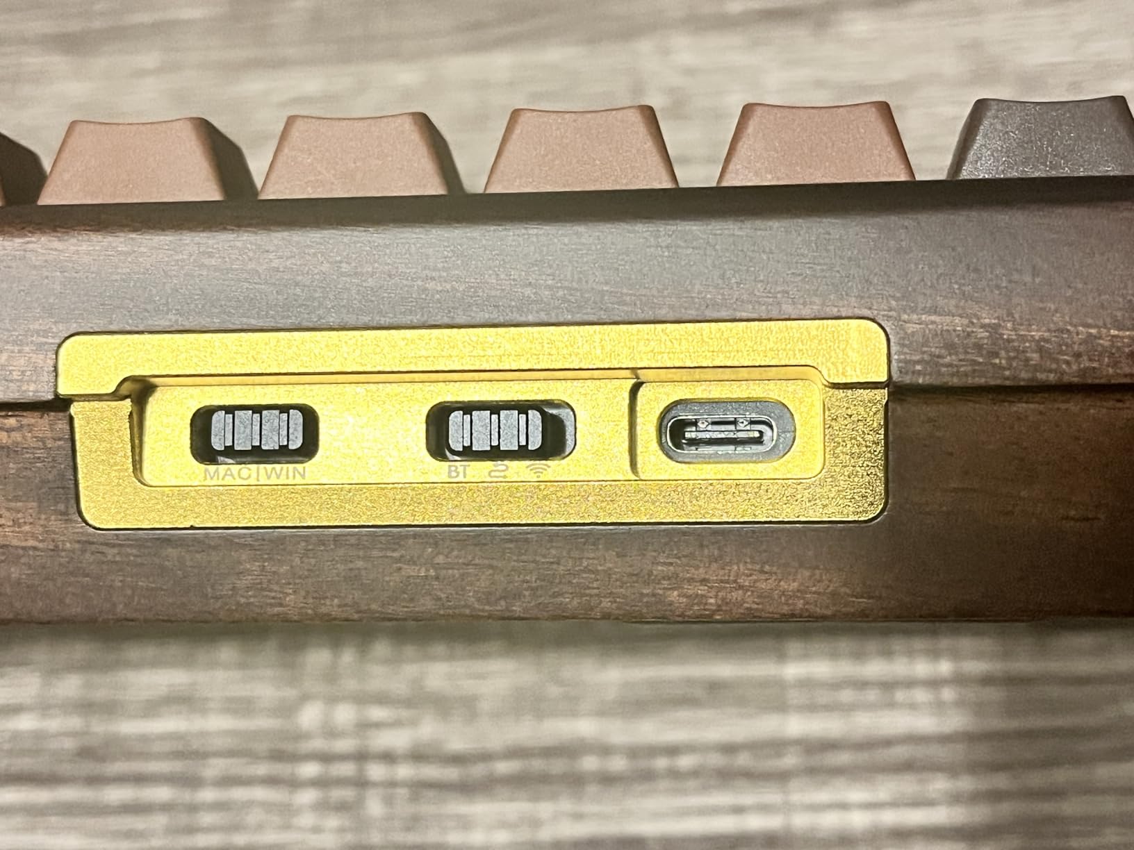 YUNZII WOOD68 65% Wireless Hot Swap RGB Mechanical Keyboard (Wood, Candy) customer photo 2
