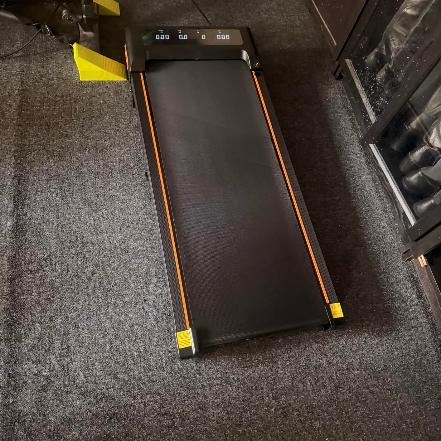 Walking Pad with Incline, FOUSAE 6.2MPH Walking Pad Under Desk Treadmill with 10% Incline, Full Screen LED Display, 2.75HP Brushless Drive, 12 HIIT Programs, Remote Control, 350 LBS Capacity customer photo 1