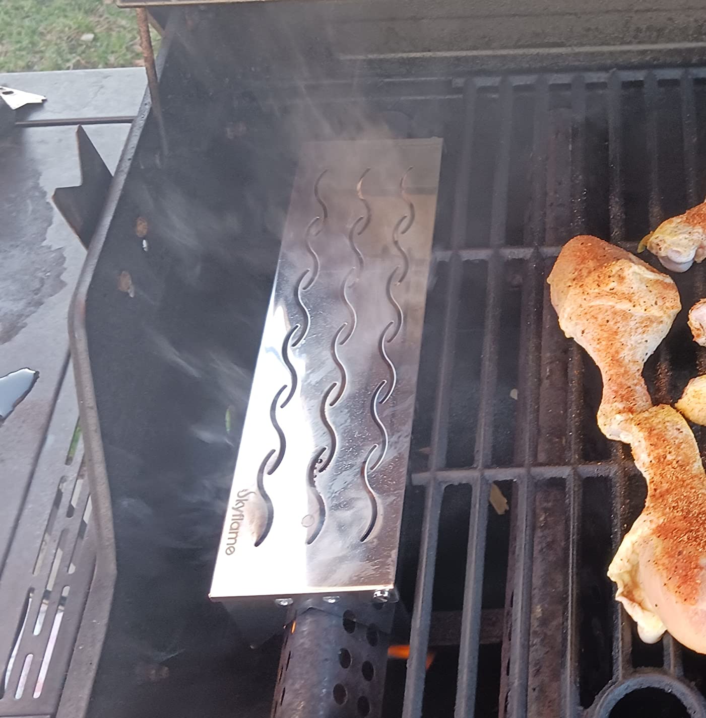 Skyflame Wood Chip Smoker Box for Charcoal, Propane Gas Grill customer photo 1