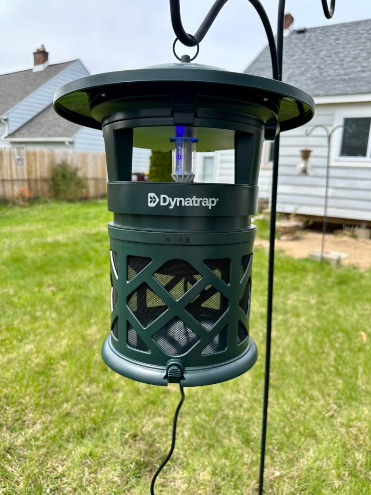 DynaTrap DT2030-GRSR Fly Traps Outdoor - Mosquito & Flying Insect Killer for 1 Acre – Kills Flies, Gnats, Wasps - Bug Zapper Alternative - Green customer photo 1